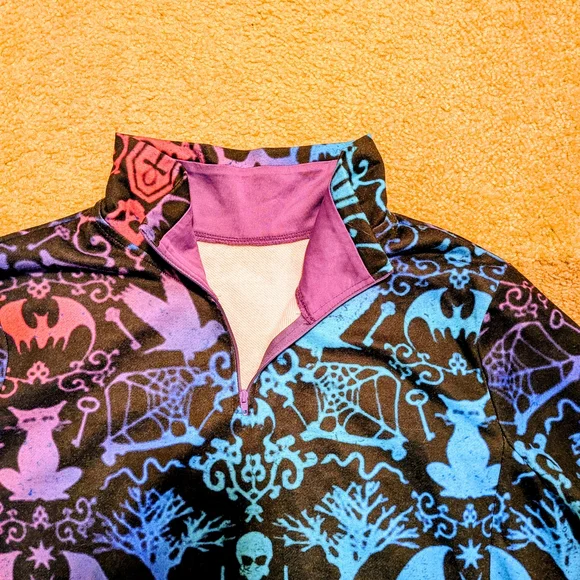 Halloween 👻 Colorful Skull and Bat Patterned Pullover - Picture 2 of 5